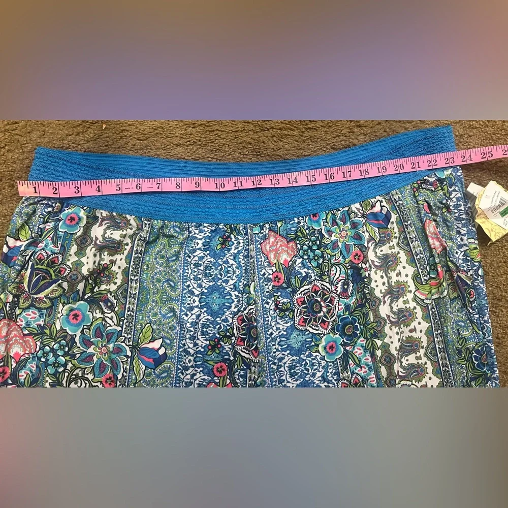 New / ONE WORLD Blue and Pink Patterned Wide-Leg Pants Plus Size 3X - Picture 8 of 11
